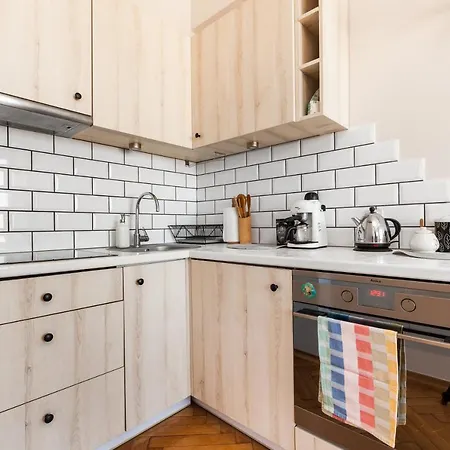 Apartment 3m *