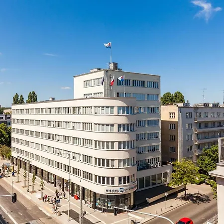 Apartment 3m *